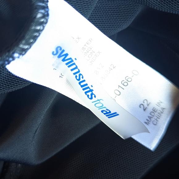 Swimsuits for All One Piece 22 Black Gray White Floral Swimsuit Lightly Padded - Picture 6 of 6